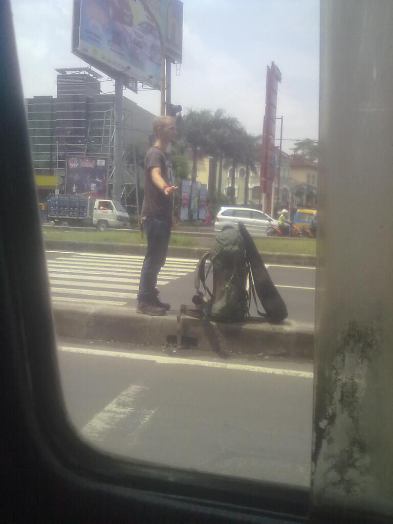 Kasian ni Backpacker :sorry