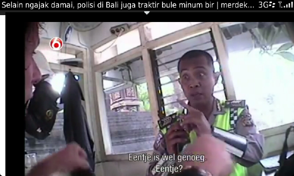 Polisi Kena Jebmen Bule (+pict)