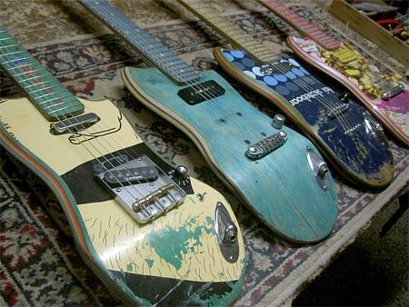 [cekidot] Gitar Unik Terbuat Dari Skateboard 