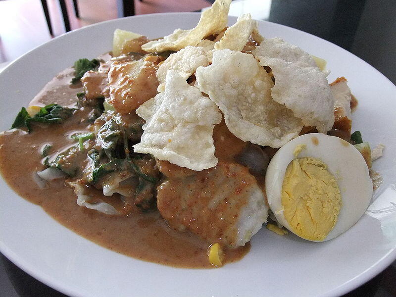 Asal Usul Gado-Gado, Salad Segar dengan Siraman Saus Kacang khas Betawi