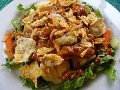 Asal Usul Gado-Gado, Salad Segar dengan Siraman Saus Kacang khas Betawi