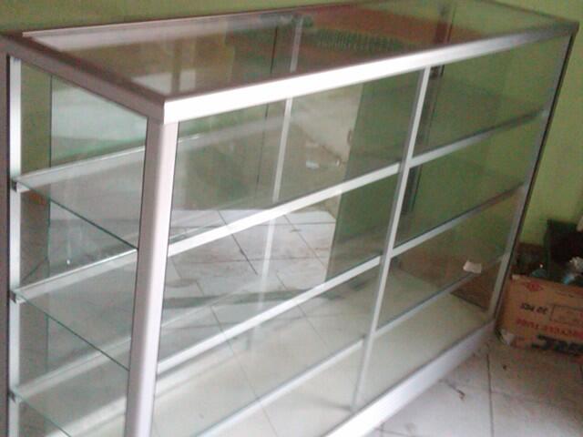 Etalase Kaca masih Gressss