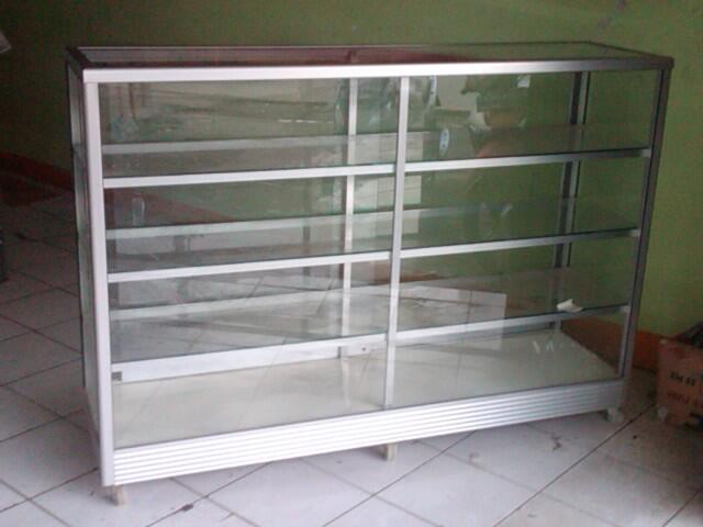 Etalase Kaca masih Gressss