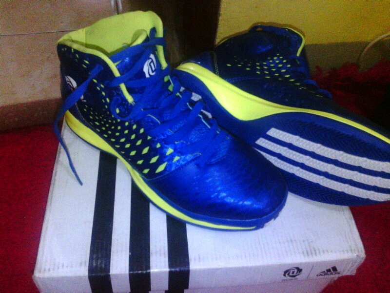 Di jual sepatu basket replika adizero rose 3.5 lengkap dgn box+ tag
