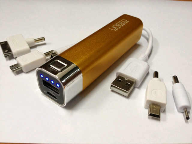 POWERBANK UNEED 4800 / 8400 MAH JAKARTA !