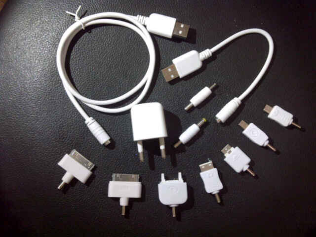 POWERBANK UNEED 4800 / 8400 MAH JAKARTA !