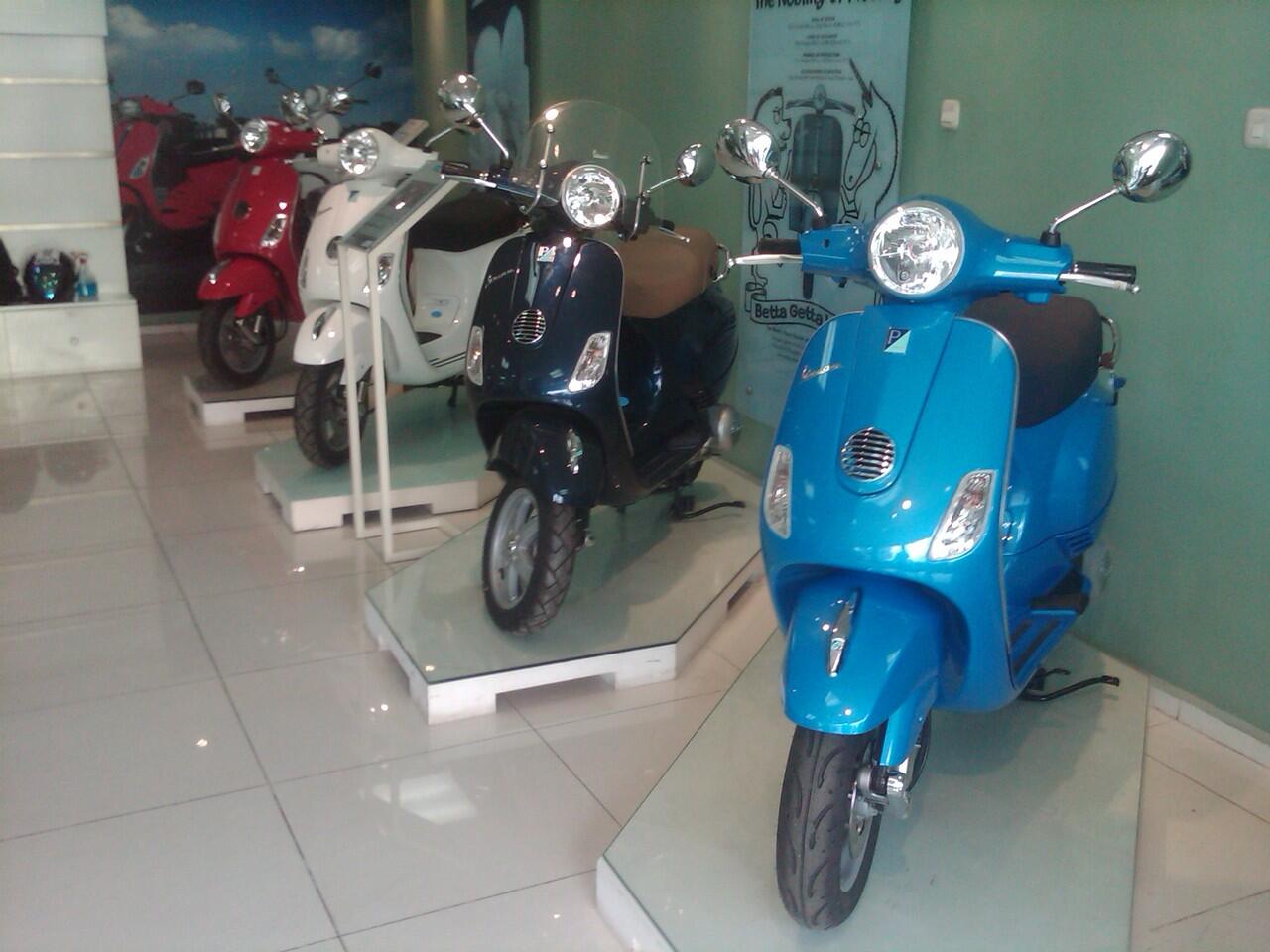 PIAGGIO VESPA LX150 3V NEW FREE KARPET GAN