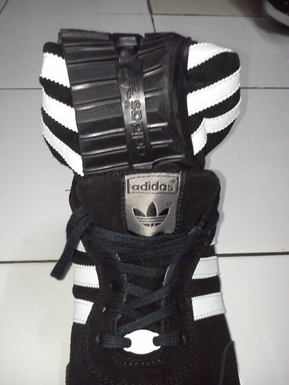 Terjual Sepatu  Adidas  Samba  Adidas  Samba  KASKUS