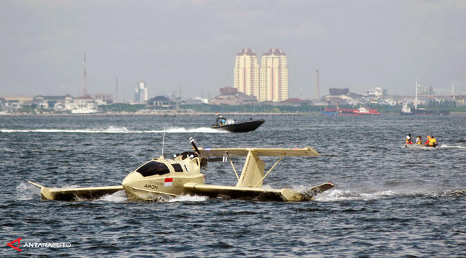  Pesawat Amfibi Secepat Speedboat di Tanjung Priok