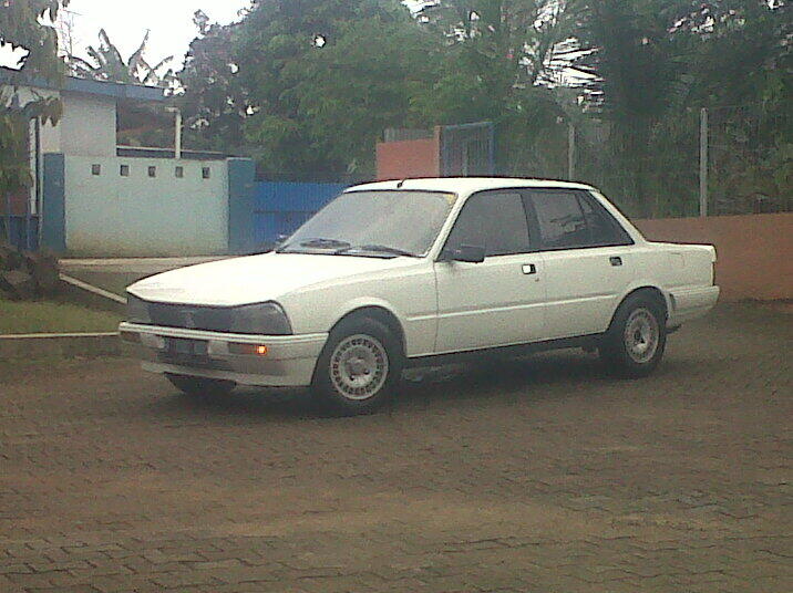 PEUGEOT 505 GTI 88 MT