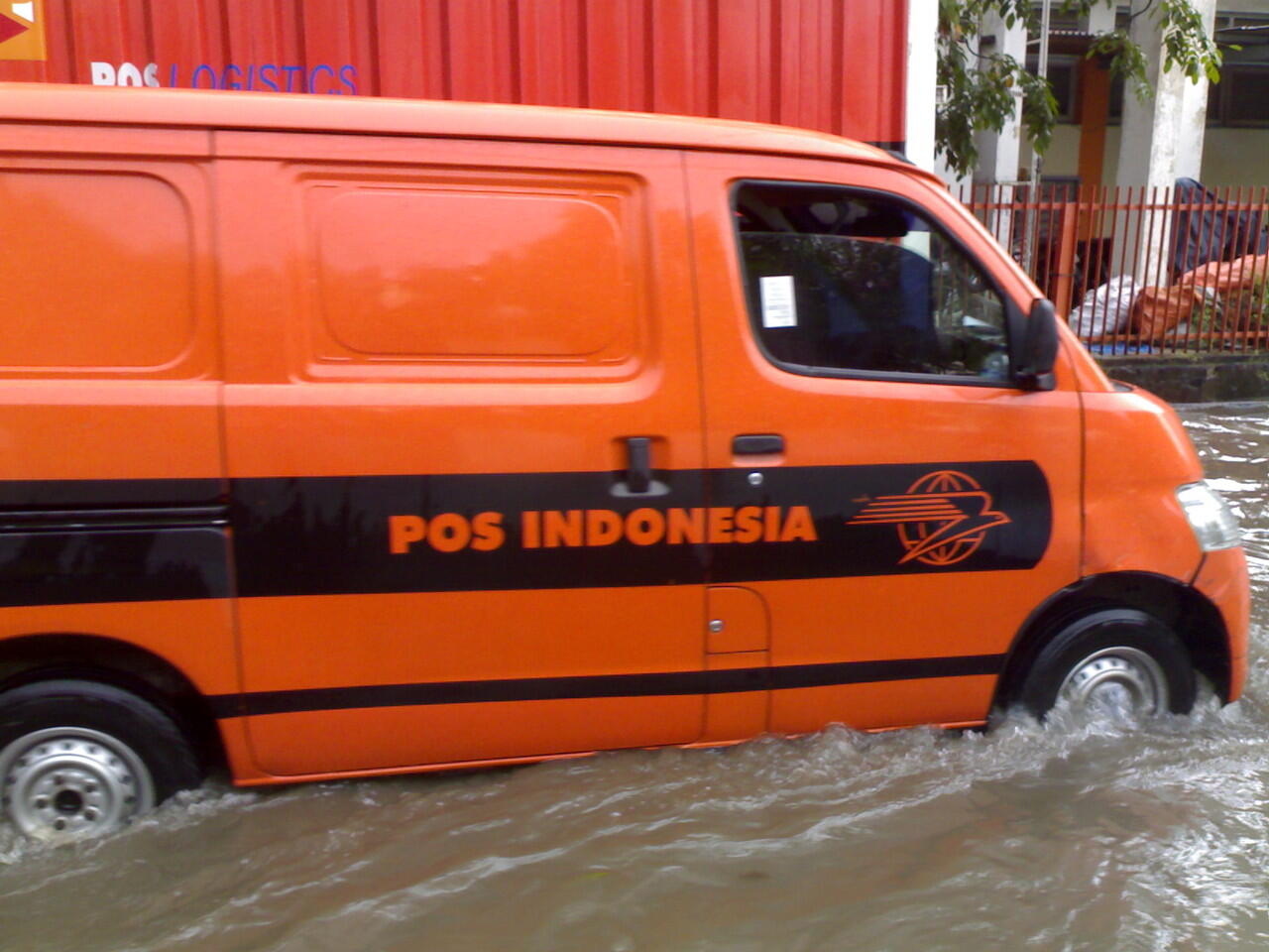 &#91;pic&#93; CIHUYYYYY........Semarang banjir lagi gan 