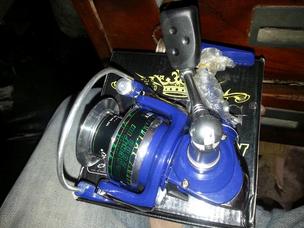 alat pancing mancing reel ajiking laut dan empang masuk gan..