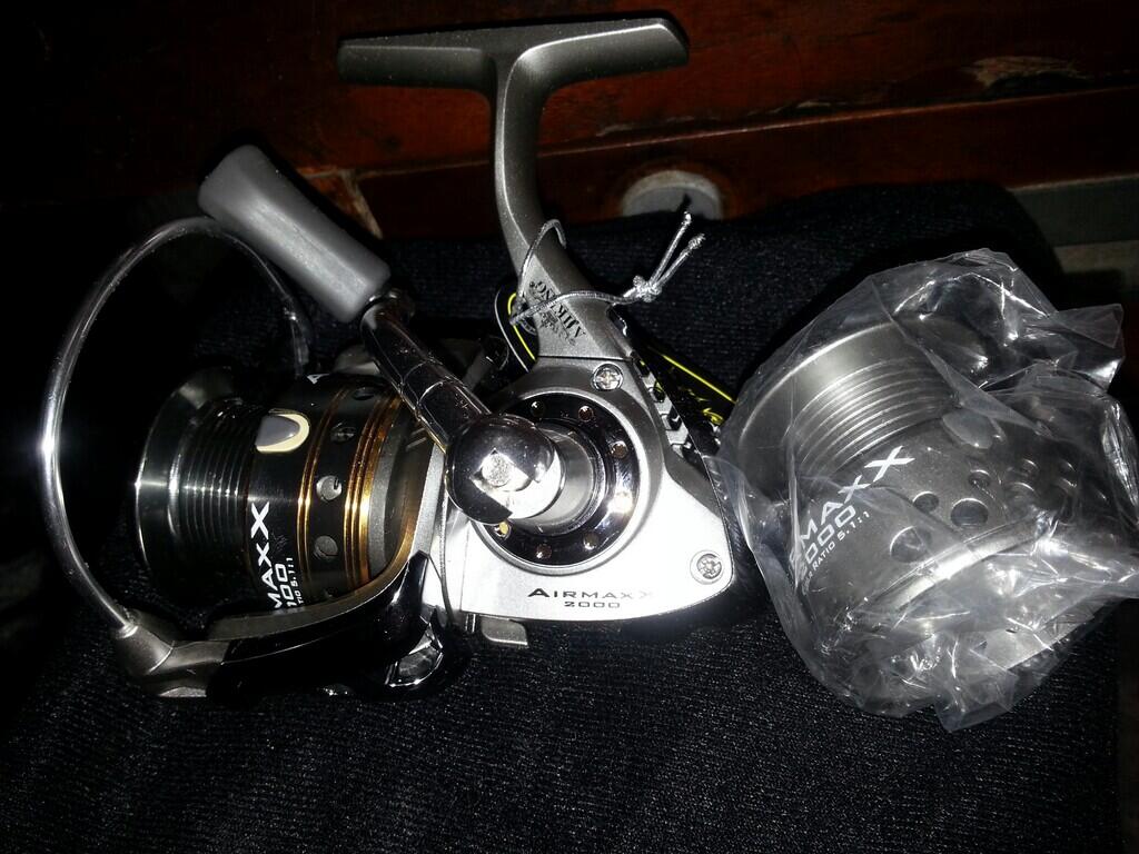 alat pancing mancing reel ajiking laut dan empang masuk gan..