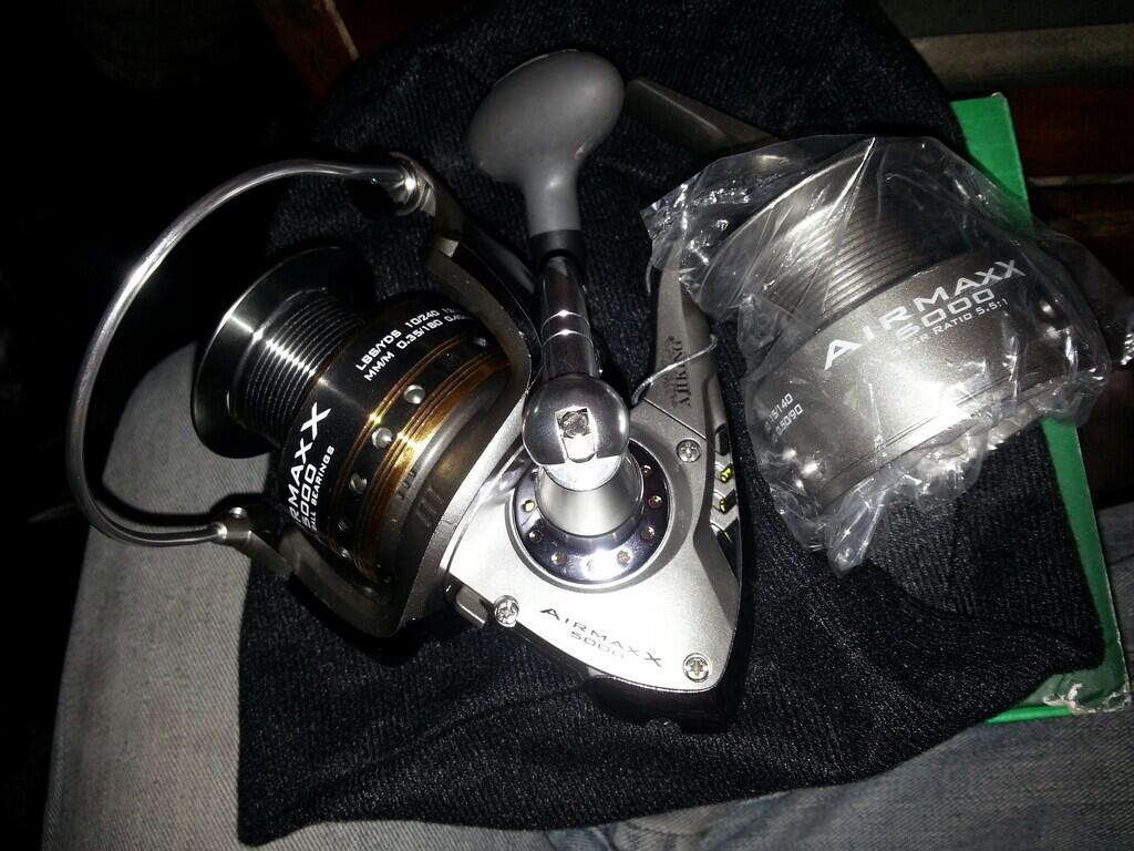 alat pancing mancing reel ajiking laut dan empang masuk gan..