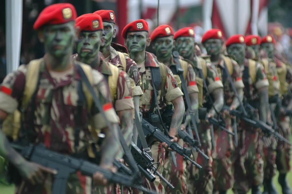 HORMATILAH!!! Kopassus (Indonesian Army special forces)