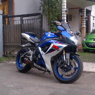 SUZUKI GSX 600 K7 thn 2009