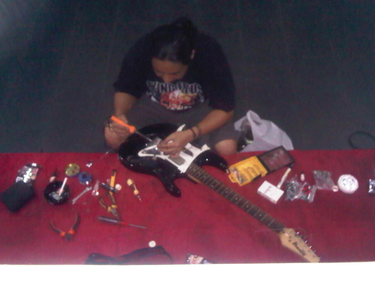 Terima Jasa : Service & Tune Up - Alat Musik ,, Guitar ,, Bass ,, Instrument DLL