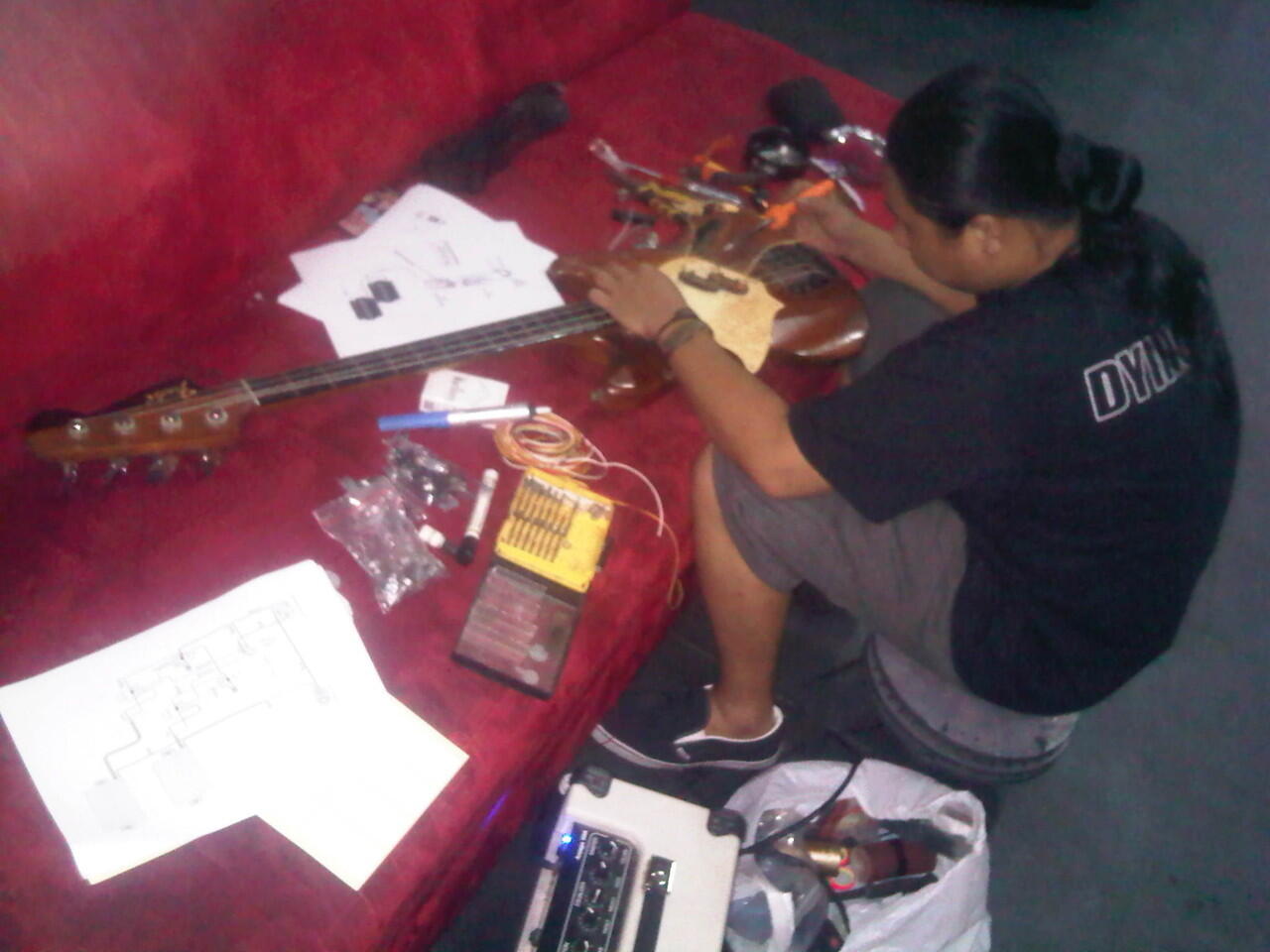 Terima Jasa : Service & Tune Up - Alat Musik ,, Guitar ,, Bass ,, Instrument DLL