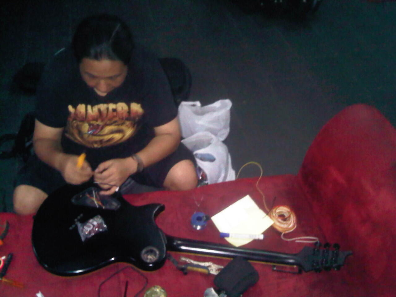 Terima Jasa : Service & Tune Up - Alat Musik ,, Guitar ,, Bass ,, Instrument DLL