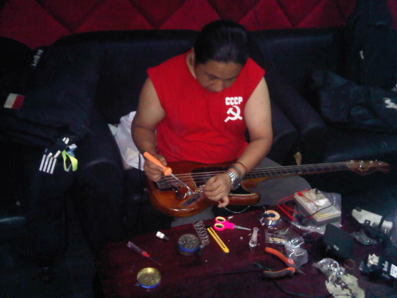Terima Jasa : Service & Tune Up - Alat Musik ,, Guitar ,, Bass ,, Instrument DLL