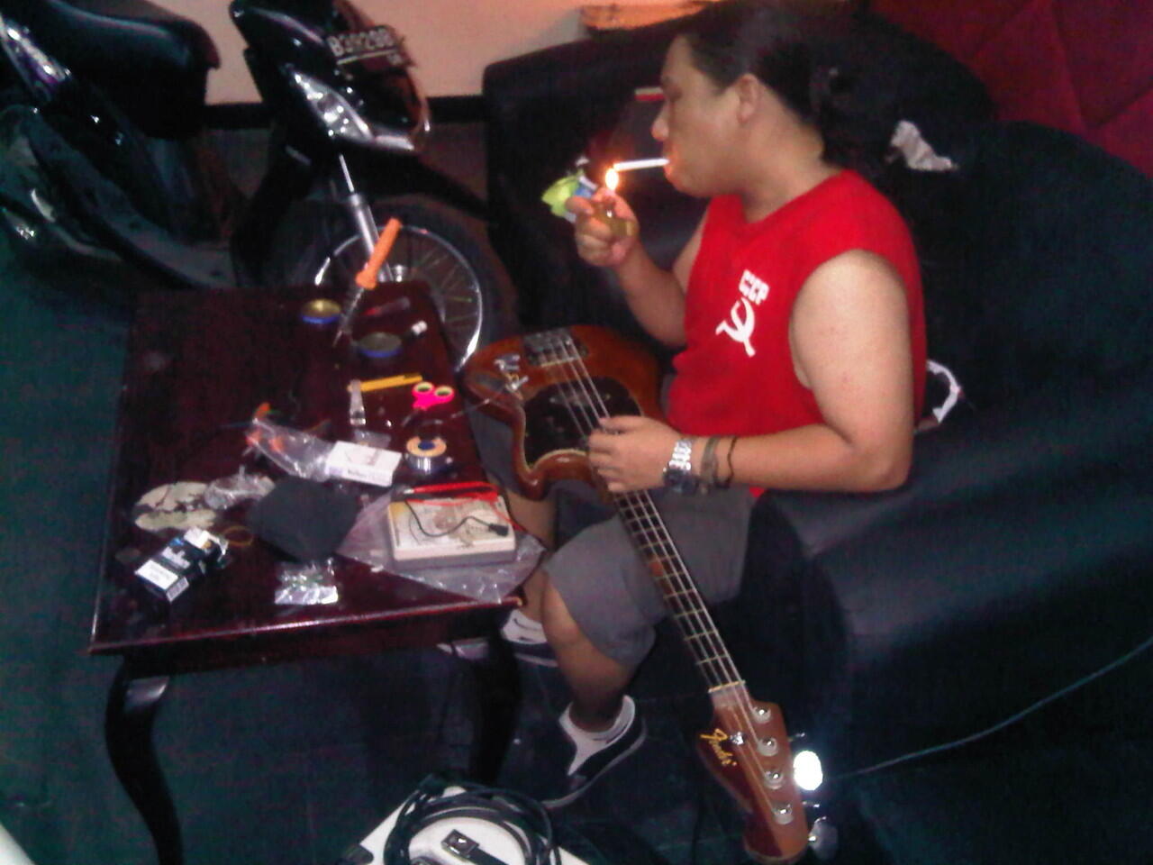 Terima Jasa : Service & Tune Up - Alat Musik ,, Guitar ,, Bass ,, Instrument DLL