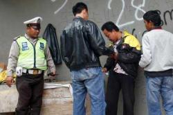 Polisi Lanjutkan Razia Preman di Jakarta