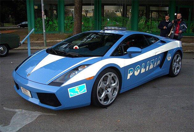 Mobil-mobil keren polisi dunia