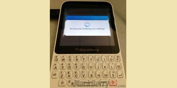 Penampakan BlackBerry R10 Beredar di Internet