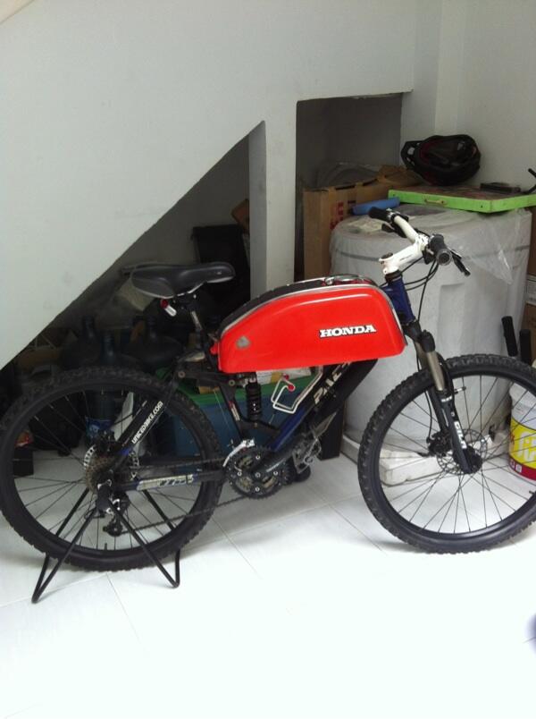 jual tangki ori cb200 tanpa tutup plus rocker plus klep nos
