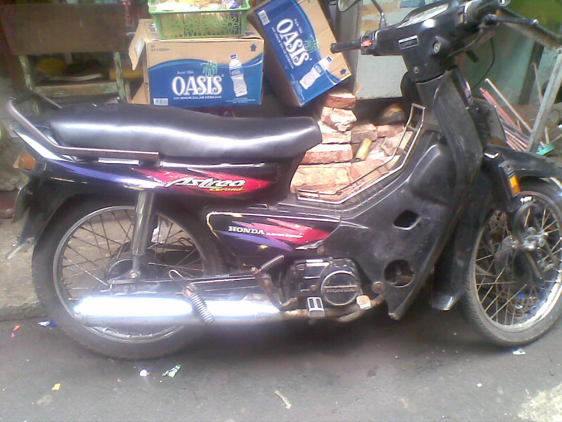 Honda Astrea Black Grand Thn. 94 Orisinil