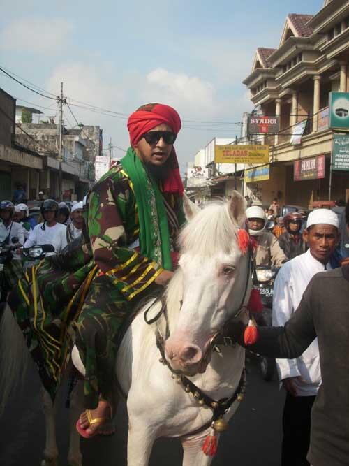 bagi pecinta ulama,seperti habib,kyai,masuk gan..