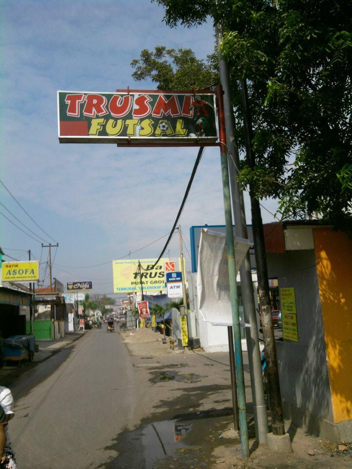 udah pernah FUTSAL di TRUSMI FUTSAL CIREBON belum gan ??COBAIN DEH SENSAI NYA BEDA !