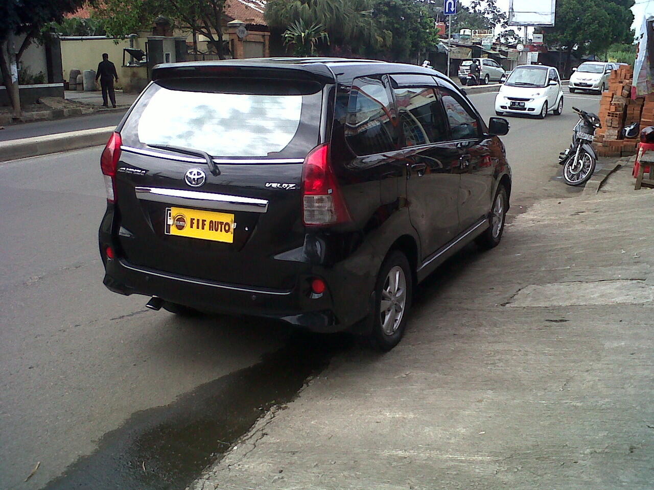 TOYOTA ALL NEW AVANZA 1.5 VELOZ MT 2012 HITAM METALIK