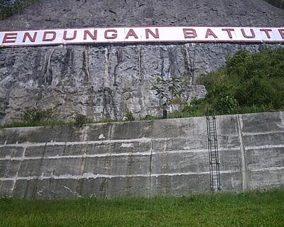 BENDUNGAN TERBESAR DI ASIA TENGGARA(ADA DI LAMPUNG, INDONESIA)
