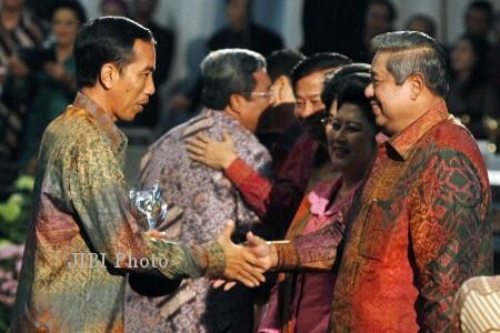 Berfikirlah realistis akan politik di Indonesia