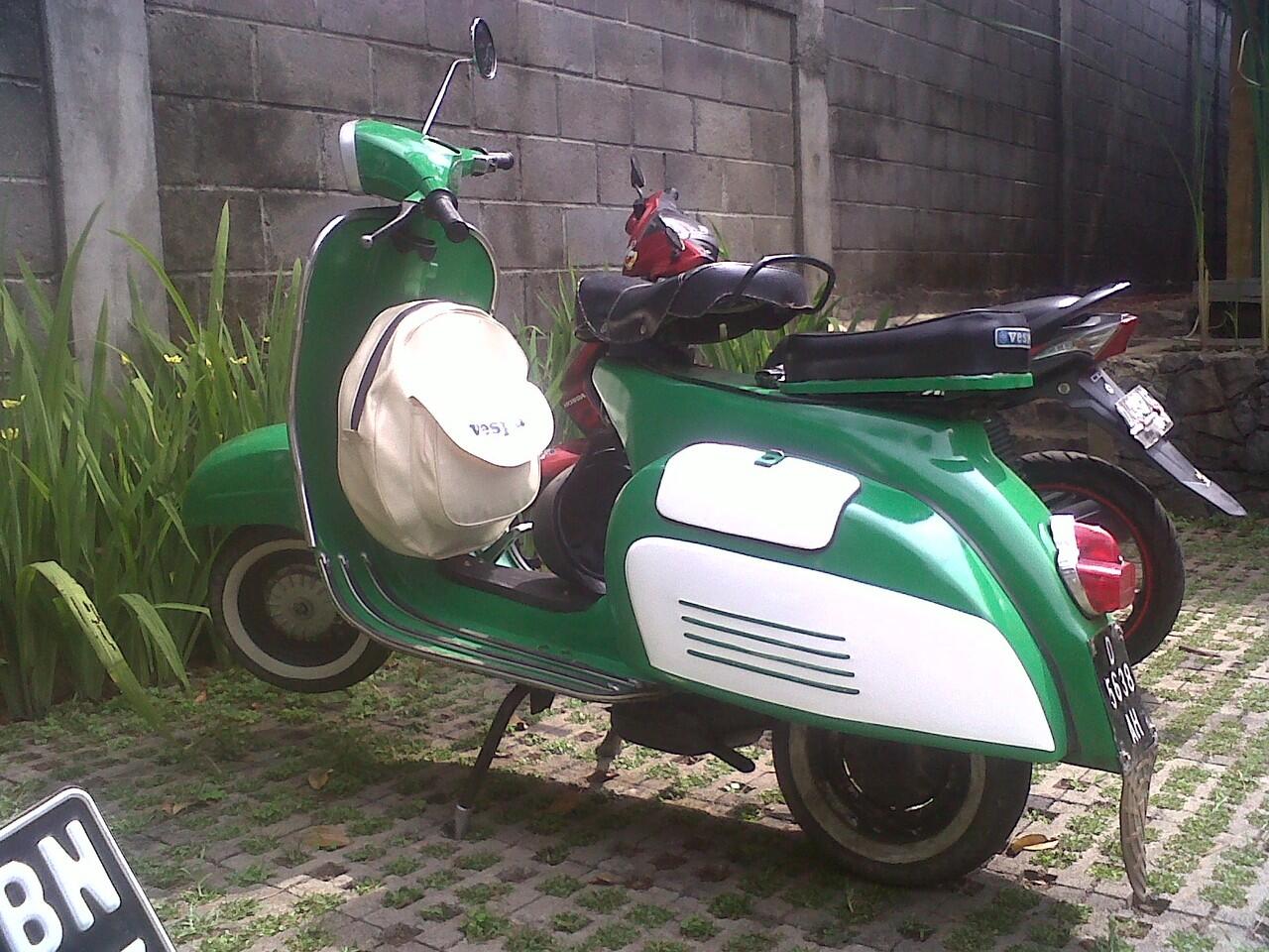 VESPA SUPER TAHUN 1976 (BANDUNG)