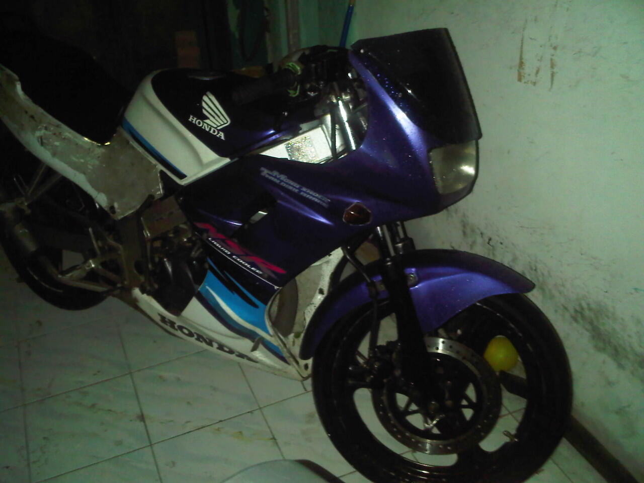 DJUAL motor Honda NSR 150 solo.
