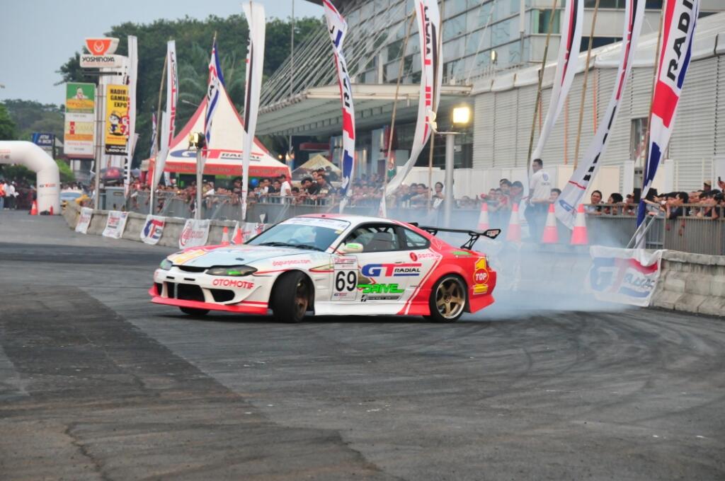 kumpulan foto foto mobil drift (pict+)