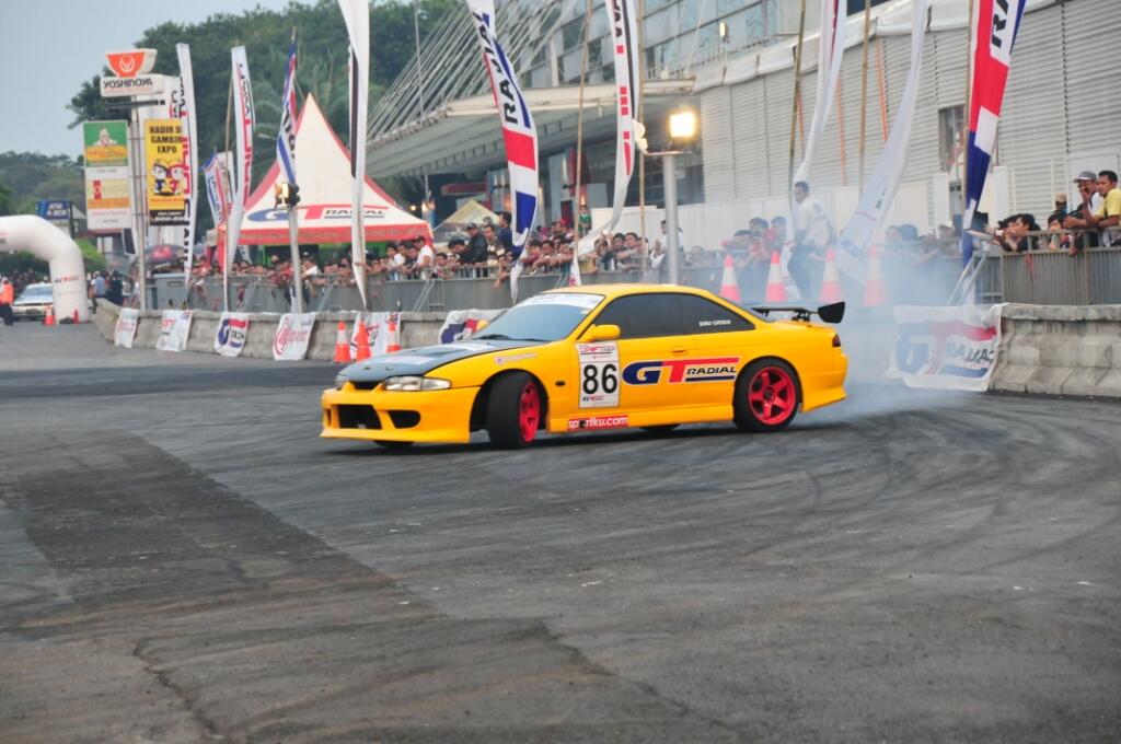 kumpulan foto foto mobil drift (pict+)