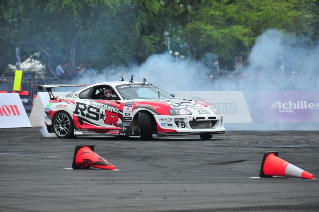 kumpulan foto foto mobil drift (pict+)