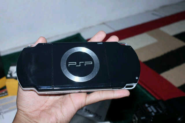 PSP 2001 Lengkap dan masih mulus