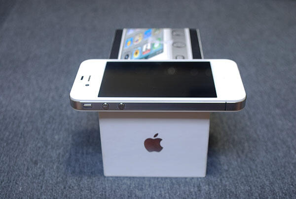 iPhone 4 & 4S || Black & White | 16Gb & 32GB | FULLSET | 2nd | MULUS || JOGJA