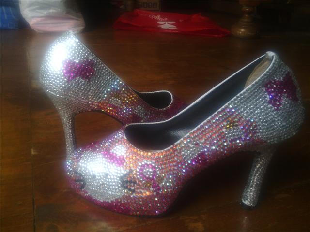 high heels hello kitty
