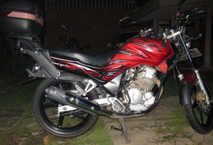 Yamaha Scorpio Z 225 cc Tahun 2009 Warna Merah + Bracket + Box