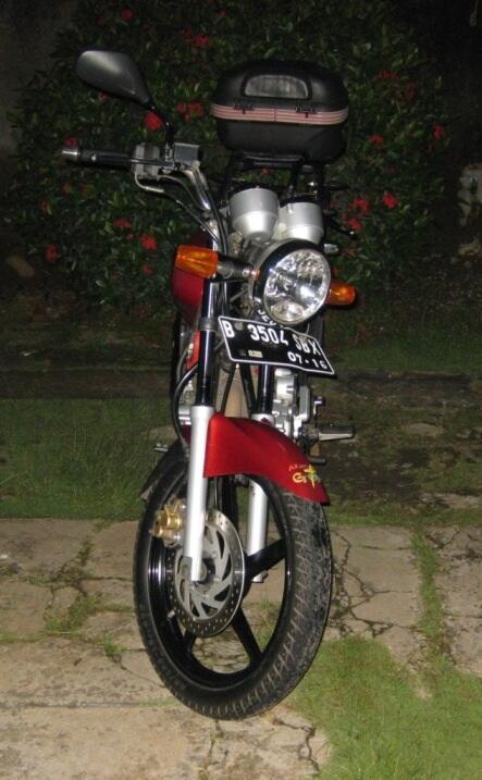 Yamaha Scorpio Z 225 cc Tahun 2009 Warna Merah + Bracket + Box