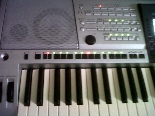 Keyboard YAMAHA PSR 3000 MULUSS, Murah ..