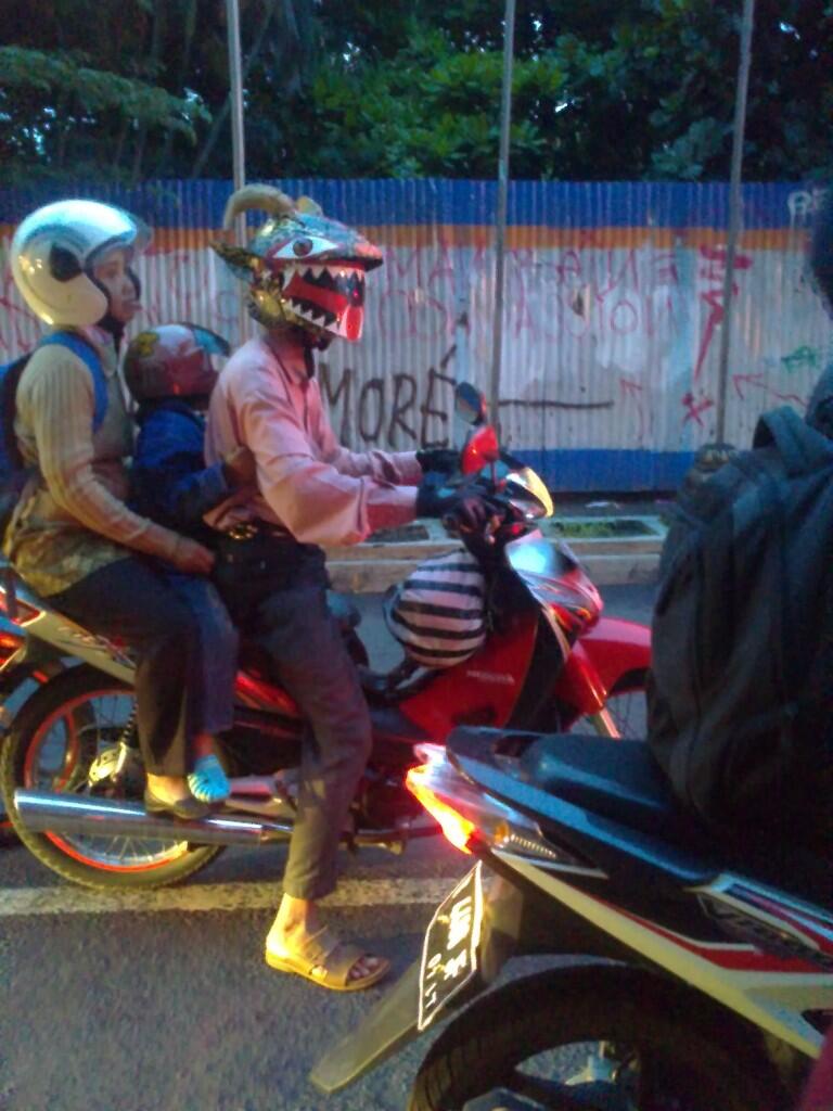 helm paling safety gan!