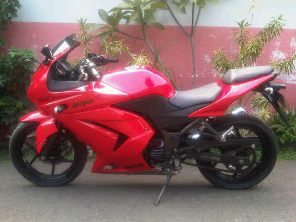 DI JUAL DESAK Kawasaki Ninja 250cc Th.2010 Merah Murah.. (29jt)