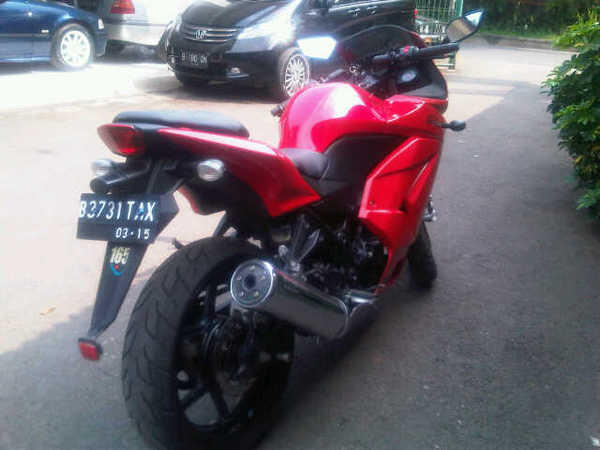DI JUAL DESAK Kawasaki Ninja 250cc Th.2010 Merah Murah.. (29jt)
