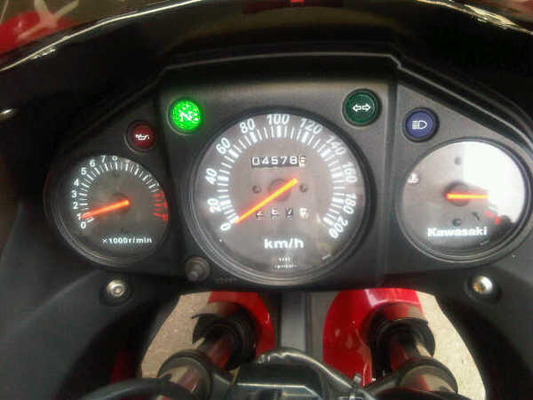 DI JUAL DESAK Kawasaki Ninja 250cc Th.2010 Merah Murah.. (29jt)